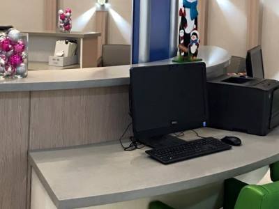 Express & By Ihg
